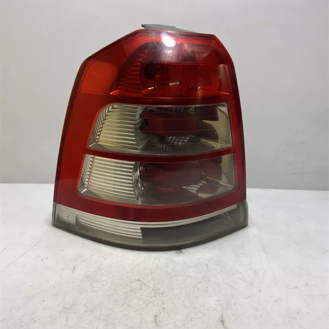 Fanale posteriore sinistro senza portalampada