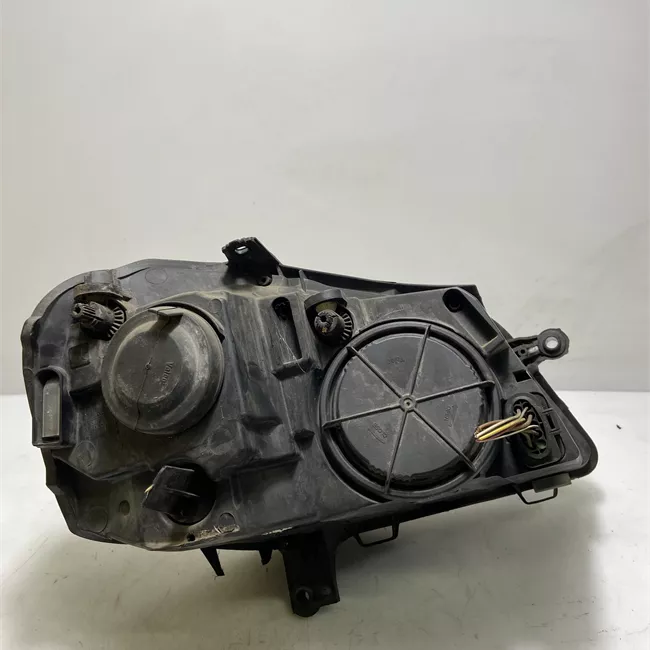 Proiettore sinistro Valeo