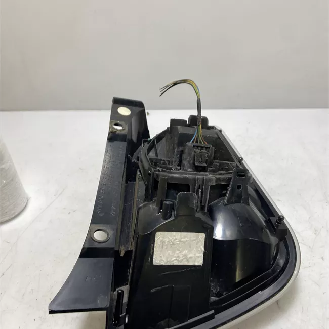 Fanale posteriore sinistro