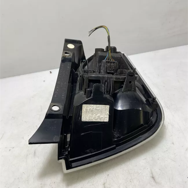 Fanale posteriore sinistro