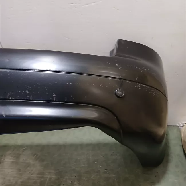 Paraurti posteriore con sensori parcheggio