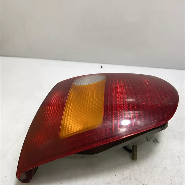 Fanale posteriore sinistro