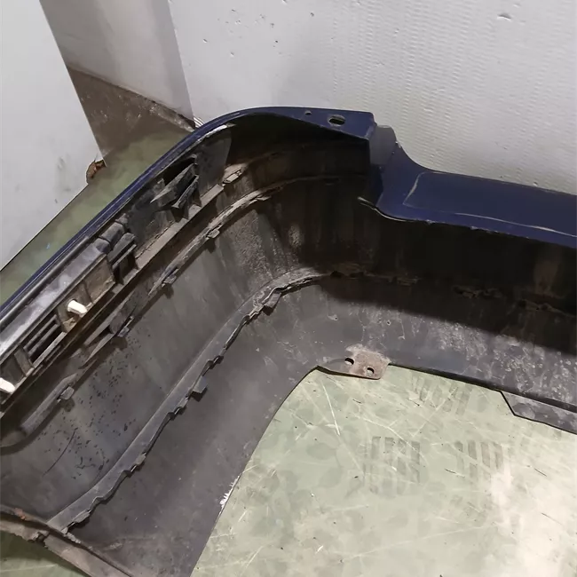 Paraurti posteriore con primer