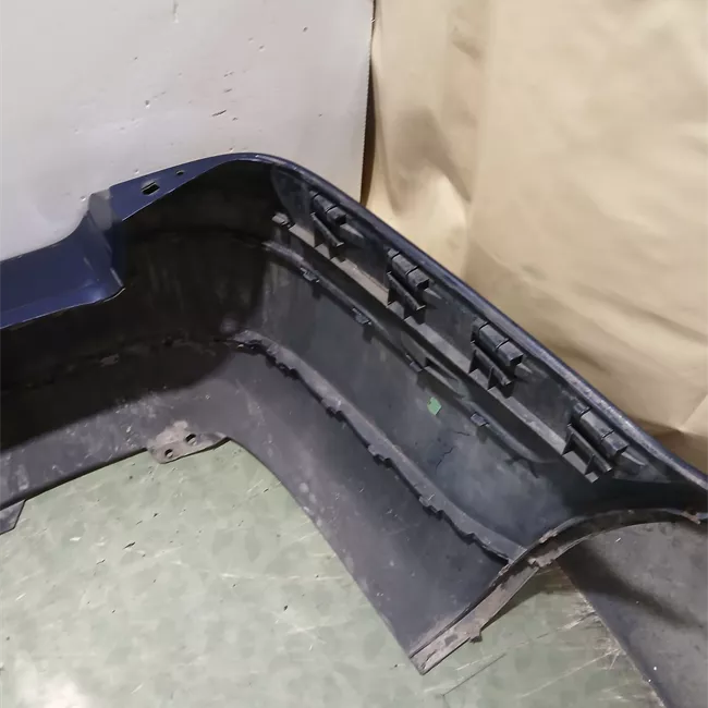 Paraurti posteriore con primer