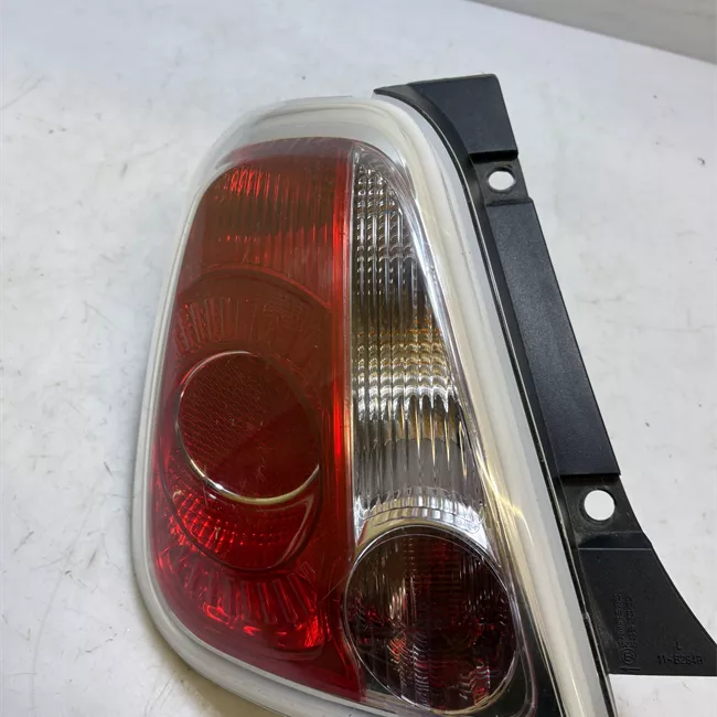 Fanale posteriore sinistro