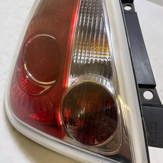 Fanale posteriore sinistro