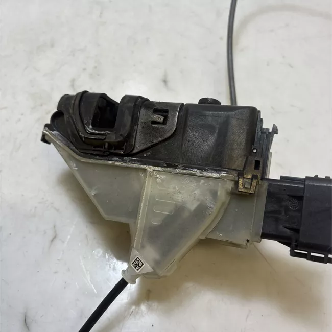 Serratura porta anteriore destra