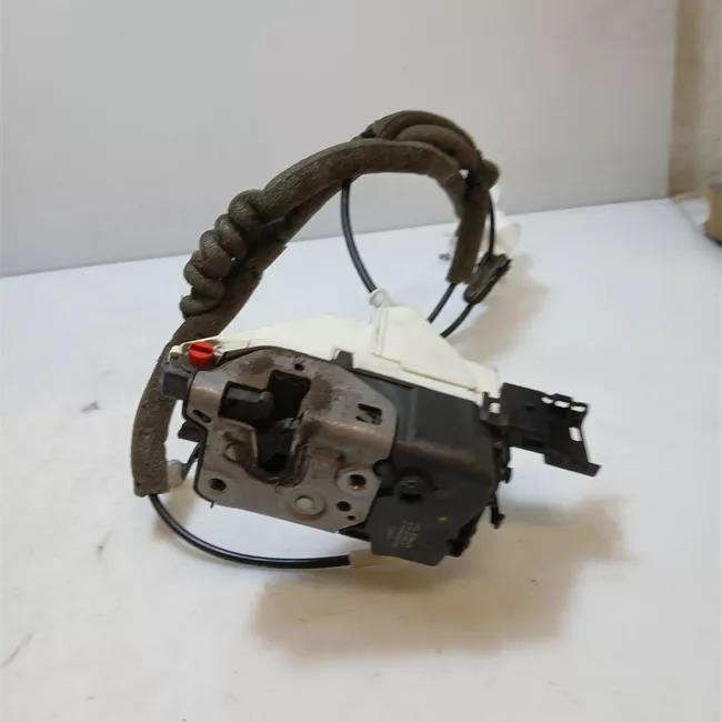 Serratura porta posteriore sinistra con chiusura bambino manuale