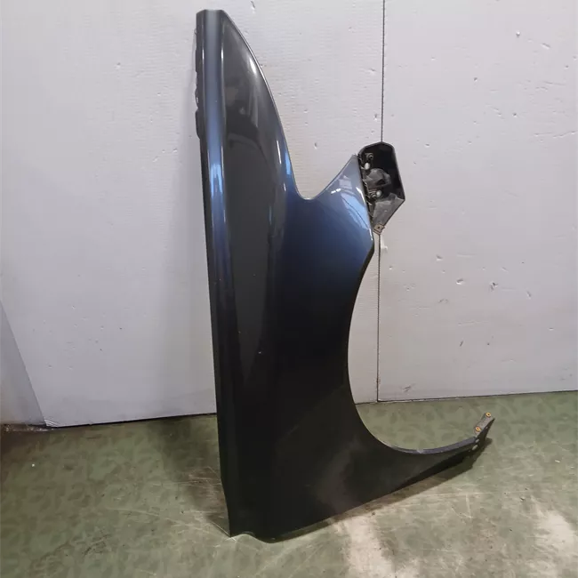 Parafango anteriore destro