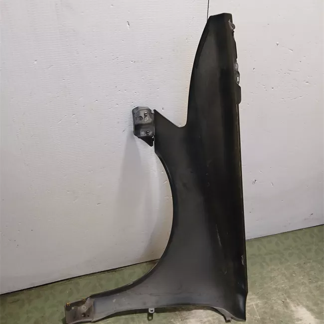 Parafango anteriore destro