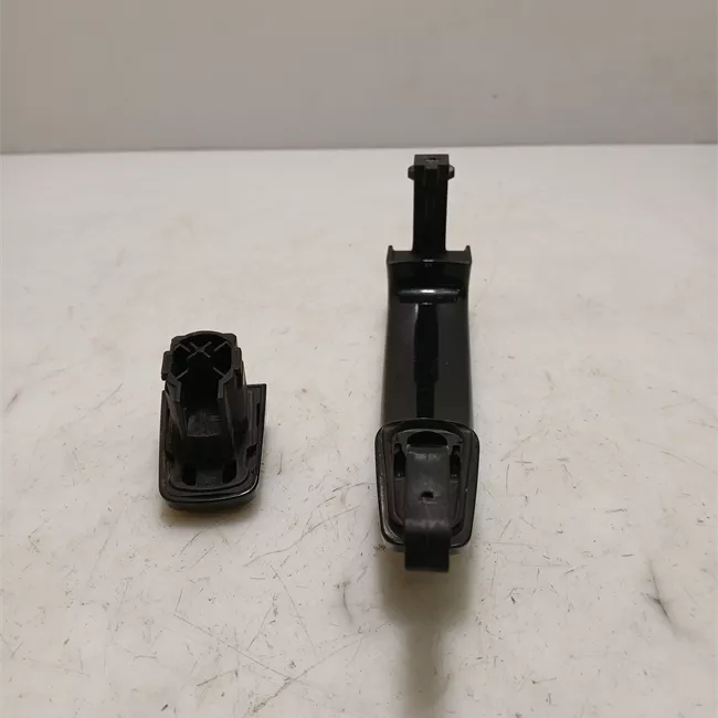 Maniglia porta posteriore destra con striscia cromata primer