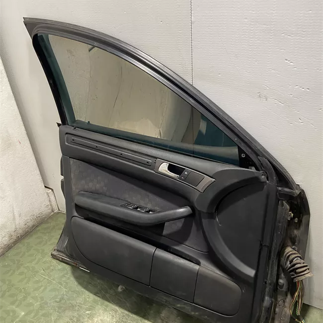 Porta anteriore sinistra