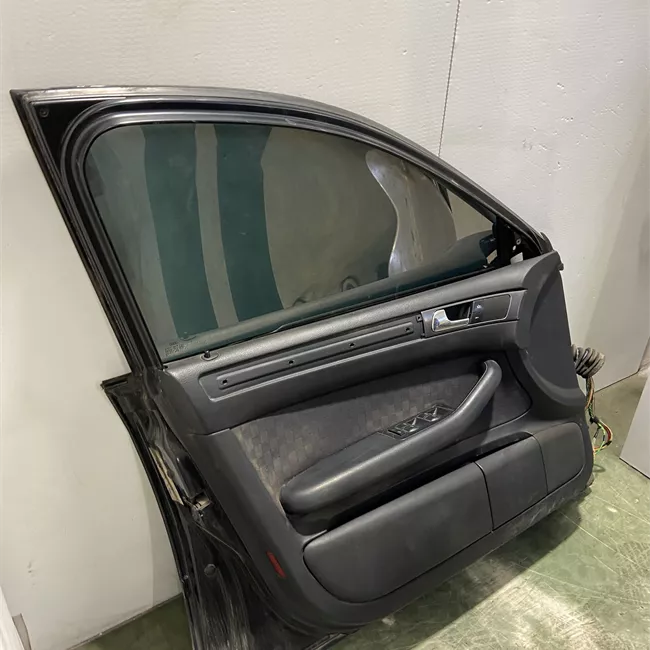 Porta anteriore sinistra