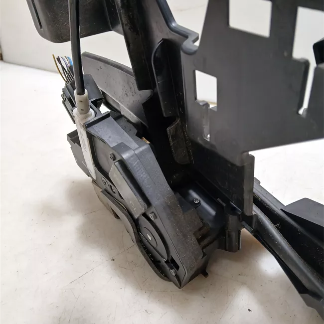 Serratura porta anteriore destra