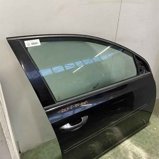 Porta anteriore destra