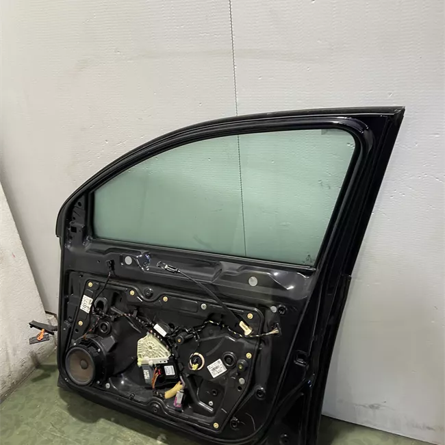 Porta anteriore destra