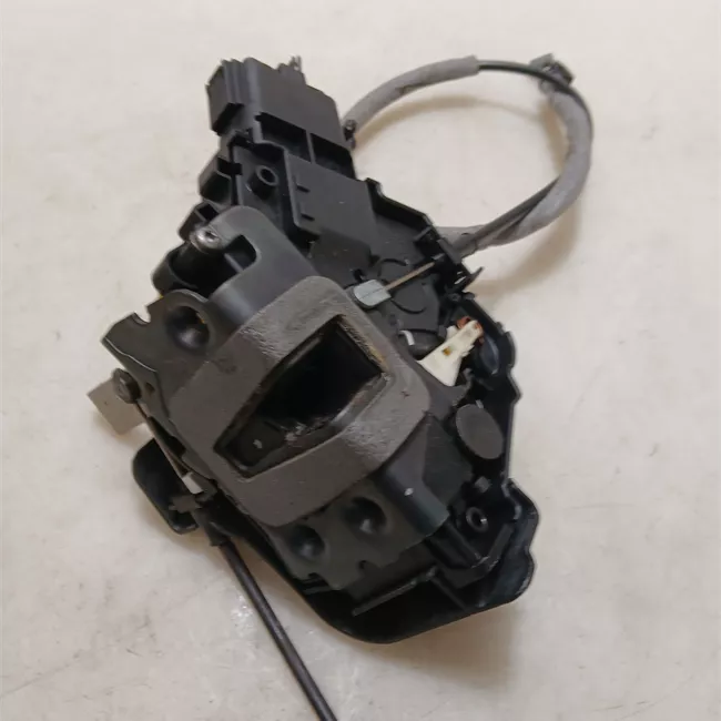 Serratura porta anteriore destra