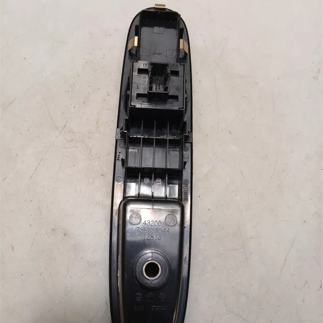 Interruttore alzacristalli porta anteriore