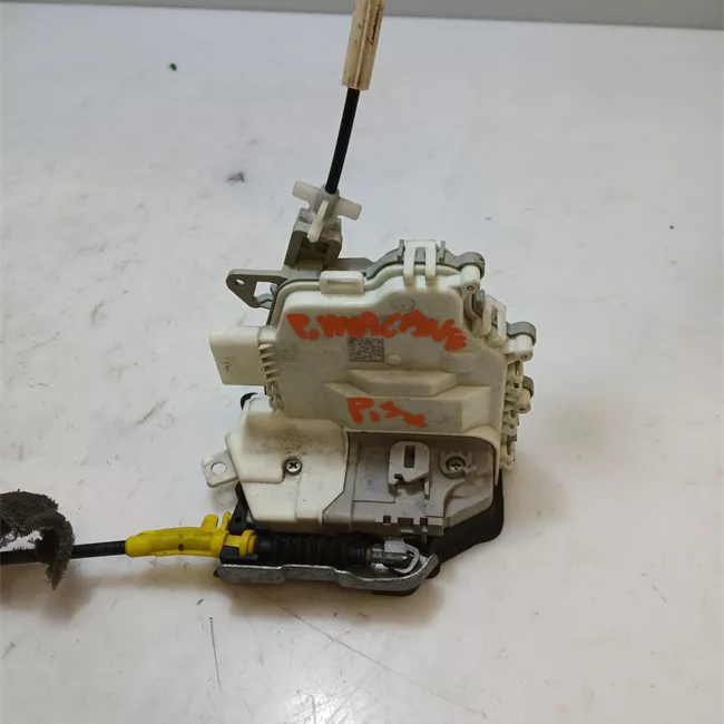 Serratura porta posteriore destra con impianto allarme