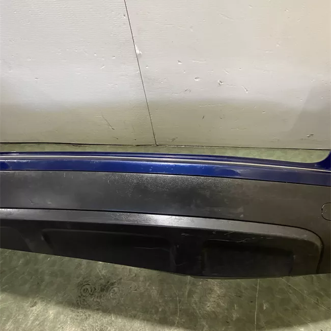 Paraurti posteriore con primer