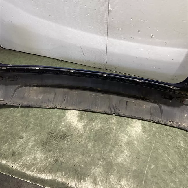 Paraurti posteriore con primer