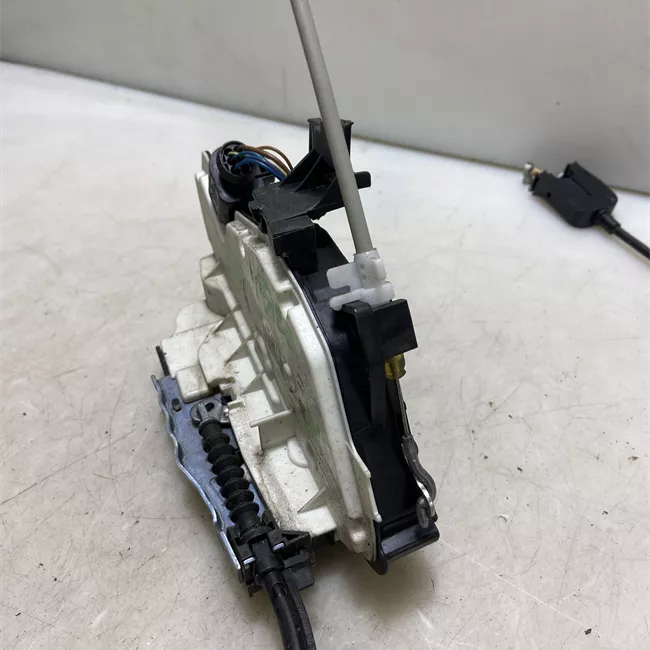 Serratura porta anteriore destra