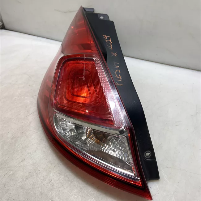 Fanale posteriore sinistro Livello 6