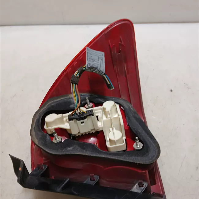 Fanale posteriore parte esterno sinistro