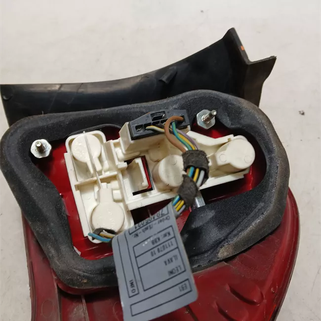 Fanale posteriore parte esterno sinistro