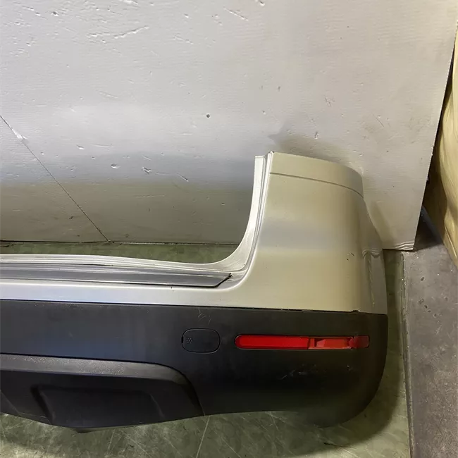 Paraurti posteriore con primer