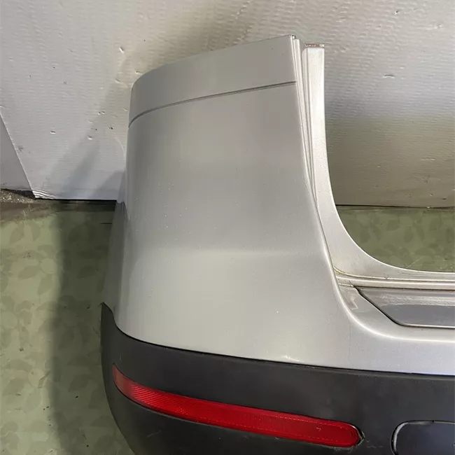 Paraurti posteriore con primer