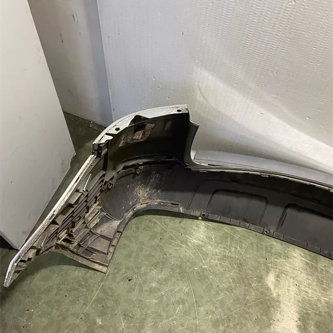 Paraurti posteriore con primer