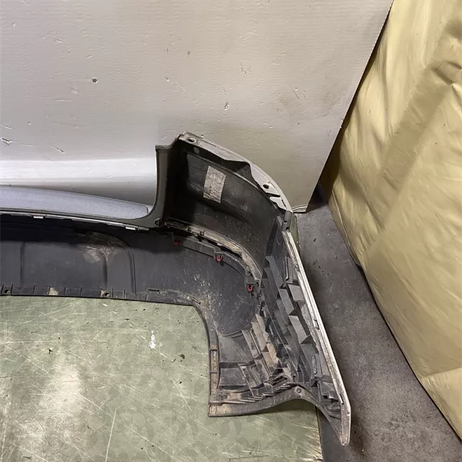 Paraurti posteriore con primer