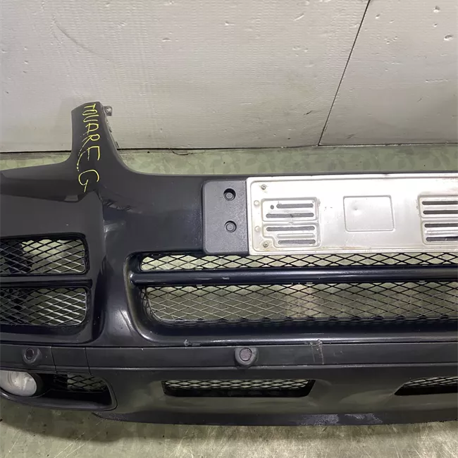 Paraurti anteriore con lavafari