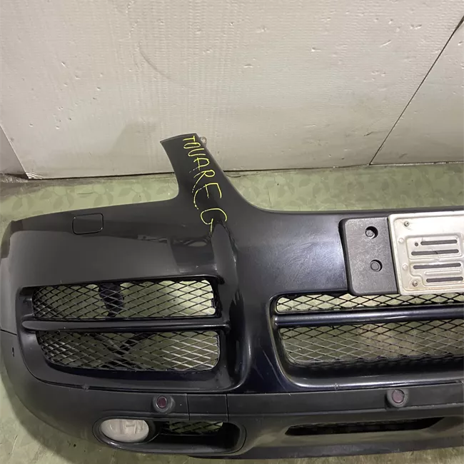 Paraurti anteriore con lavafari