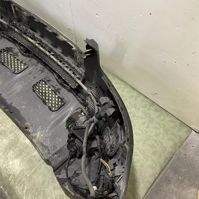Paraurti anteriore con lavafari