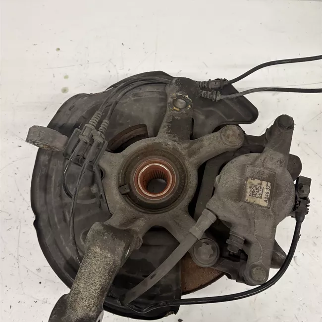 Montante sospensione anteriore destro con protezione disco/mozzo/cuscinetto