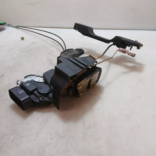 Serratura porta anteriore sinistra