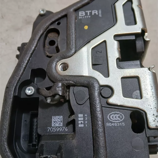 Serratura porta anteriore destra