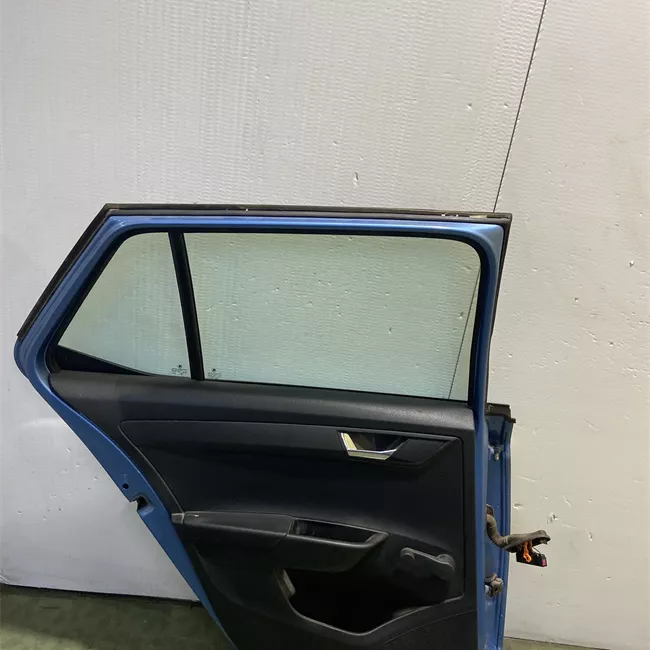 Porta posteriore destra