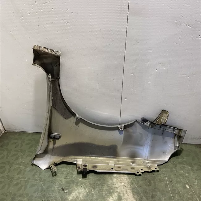 Parafango anteriore destro