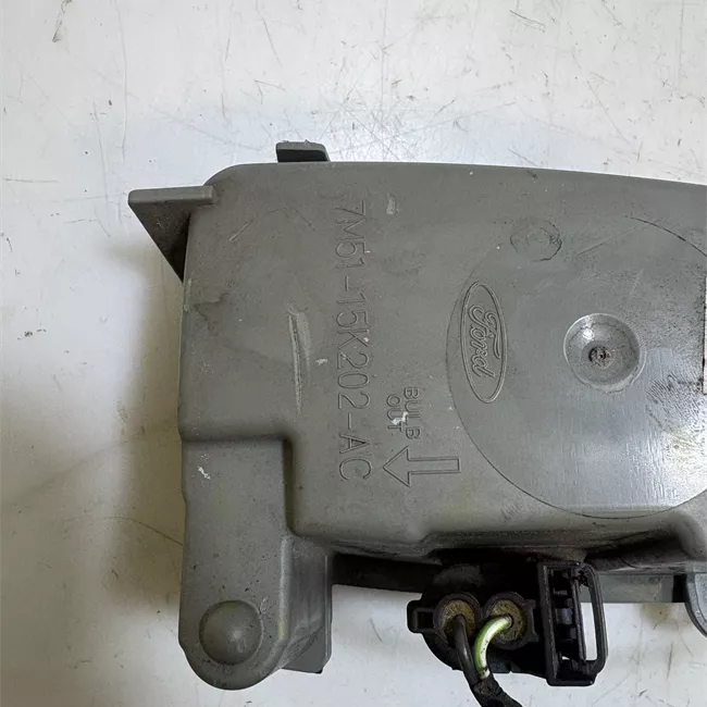 Proiettore fendinebbia sinistro