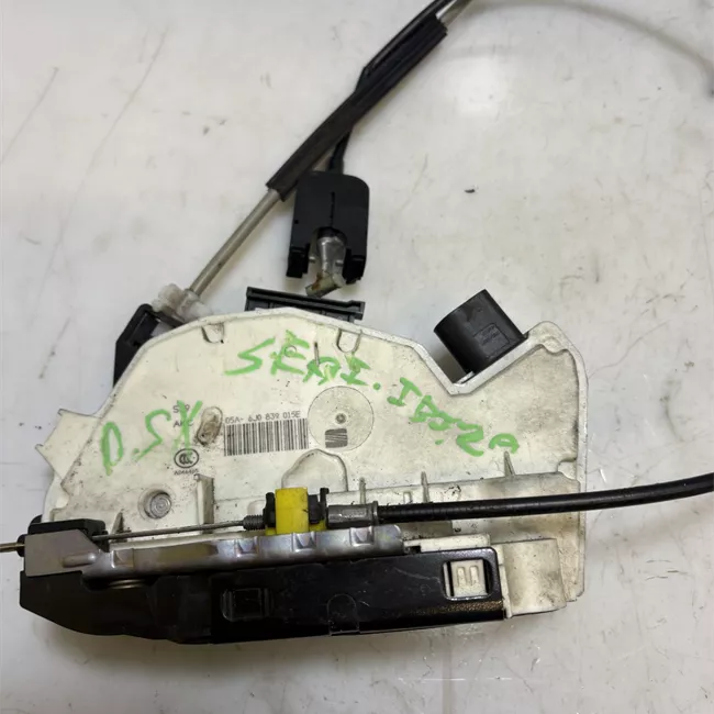 Serratura porta posteriore sinistra con dispositivo sicurezza Safe