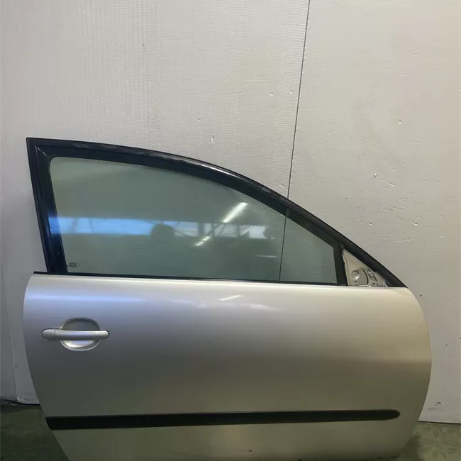 Porta anteriore destra