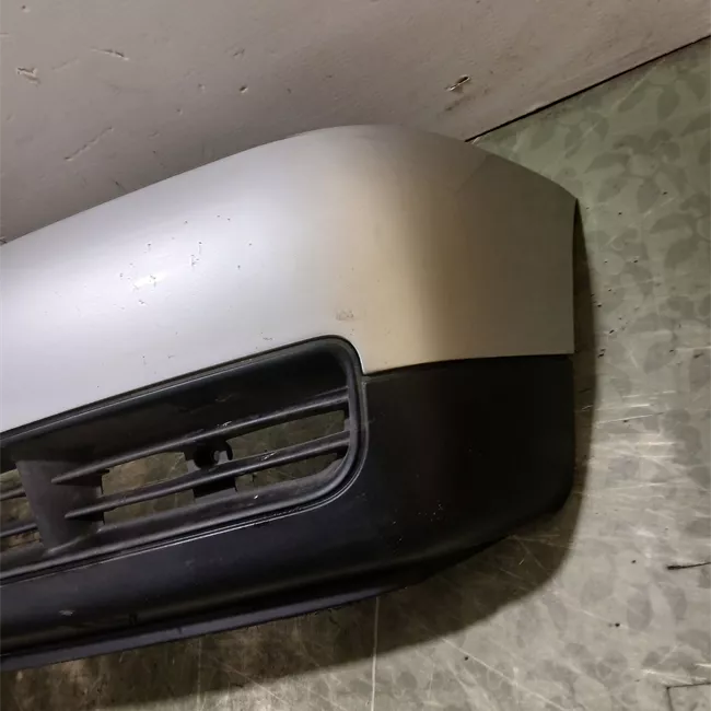 Paraurti posteriore con primer