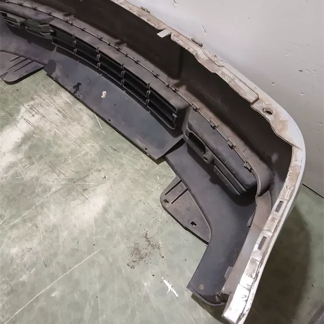 Paraurti posteriore con primer