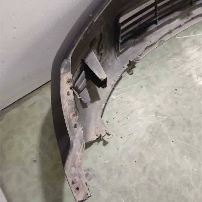 Paraurti anteriore Serie 15/25/35 nero