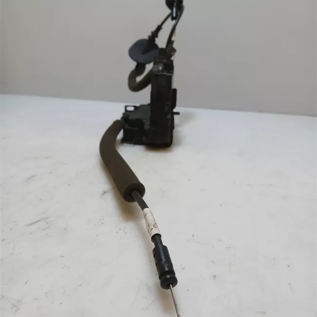 Serratura porta posteriore sinistra con bloccaggio elettromeccanico , cristalleria elettrica