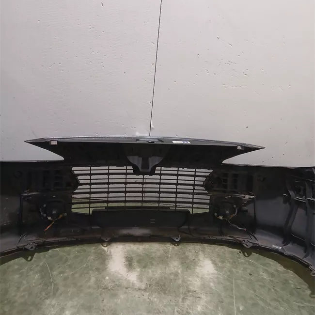 Paraurti anteriore fendinebbia con primer