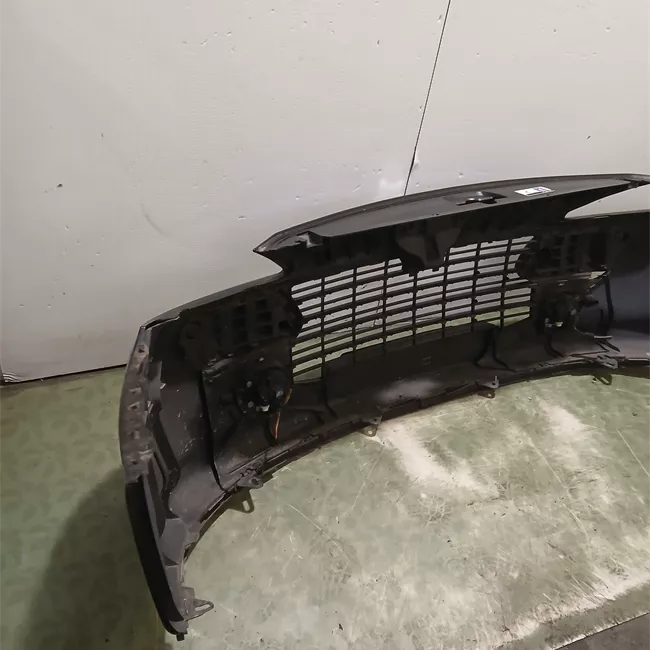 Paraurti anteriore fendinebbia con primer